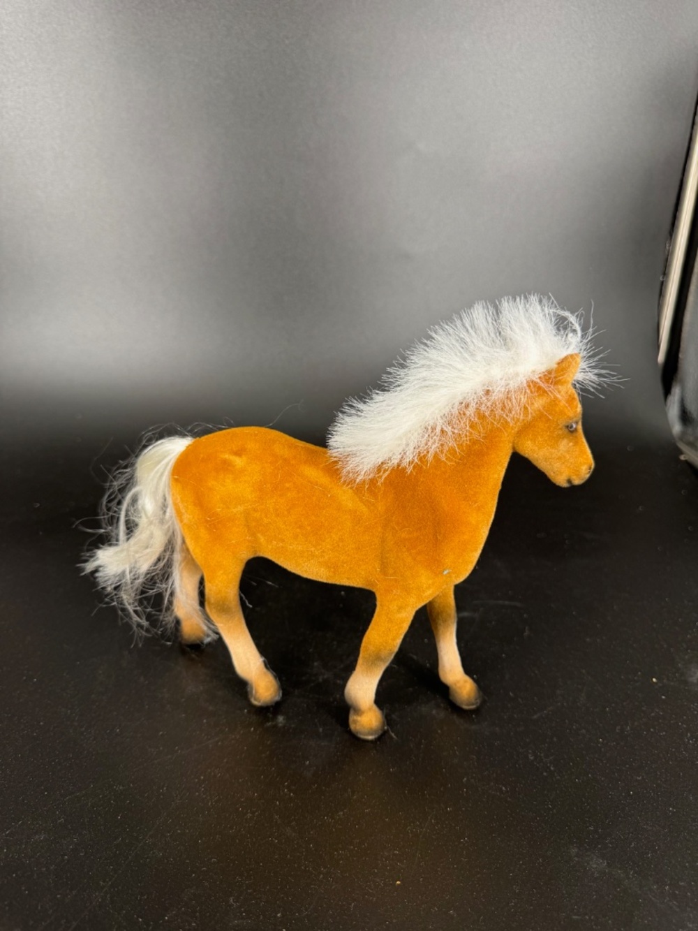 Flocked Felt Breyer Horse Figures - Picture 7 of 8